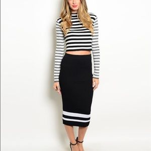 NWT BLACK WHITE STRIPE SWEATER SKIRT TOP JUNIOR S
